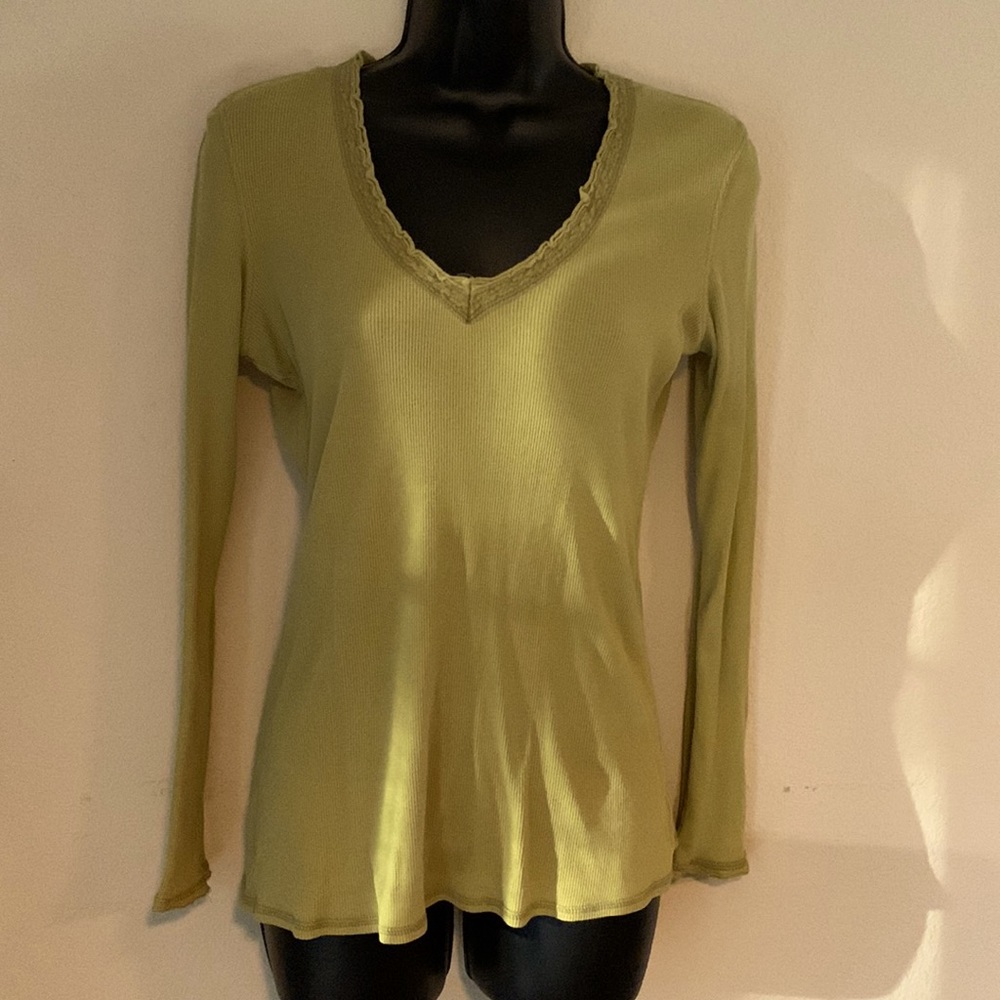 Massimo Brand Juniors Gals top long sleeve size medium. Unique color